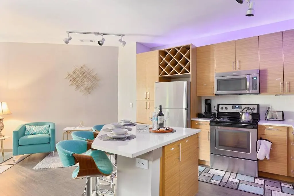 Dt Charm Apt With Pool,Gym,Wine,Wkspace, Free Parking 夏洛特 公寓